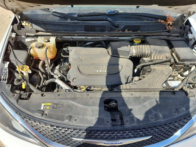 Photo 12 from auction – 2019 CHRYSLER PACIFICA with VIN 2C4RC1FGXKR526623