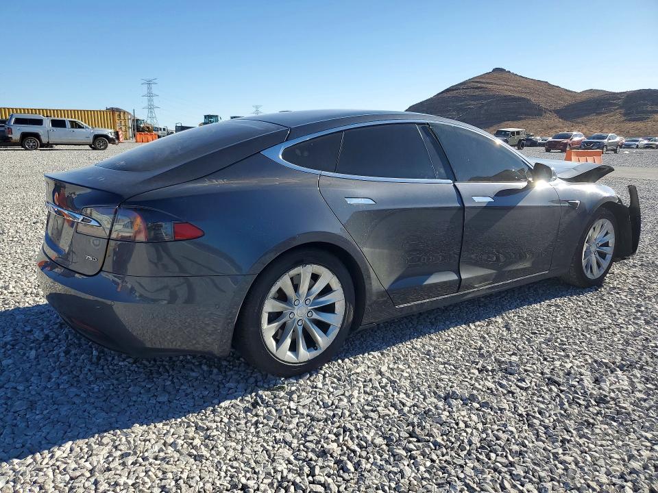 صورة رقم 3 من المزاد - 2018 TESLA MODEL S مع VIN 5YJSA1E23JF276116
