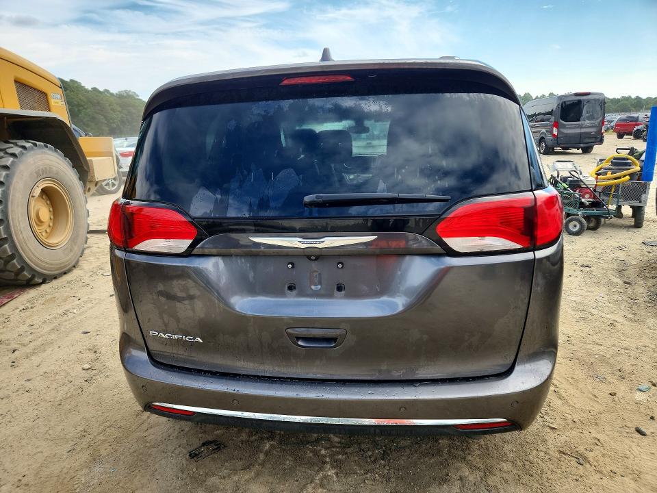 Photo 6 from auction – 2017 CHRYSLER PACIFICA with VIN 2C4RC1EG9HR743591