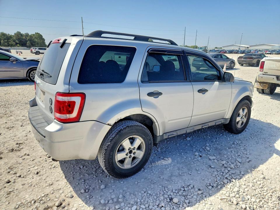 Photo 3 from auction – 2009 FORD ESCAPE with VIN 1FMCU03G39KD11896