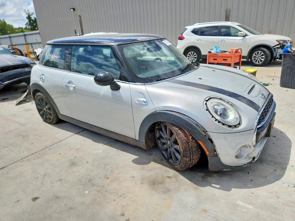 Photo 4 from auction – 2017 MINI COOPER with VIN WMWXP7C57H2A44927