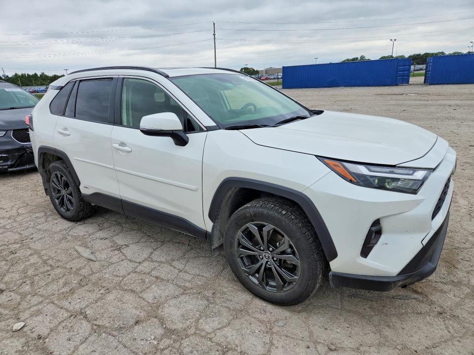 Фото 4 с аукциона – 2022 TOYOTA RAV4 с VIN JTMB6RFV4ND070759