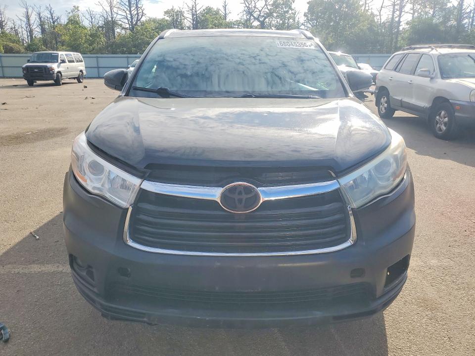 Photo 5 from auction – 2015 TOYOTA HIGHLANDER with VIN 5TDJKRFH3FS141182