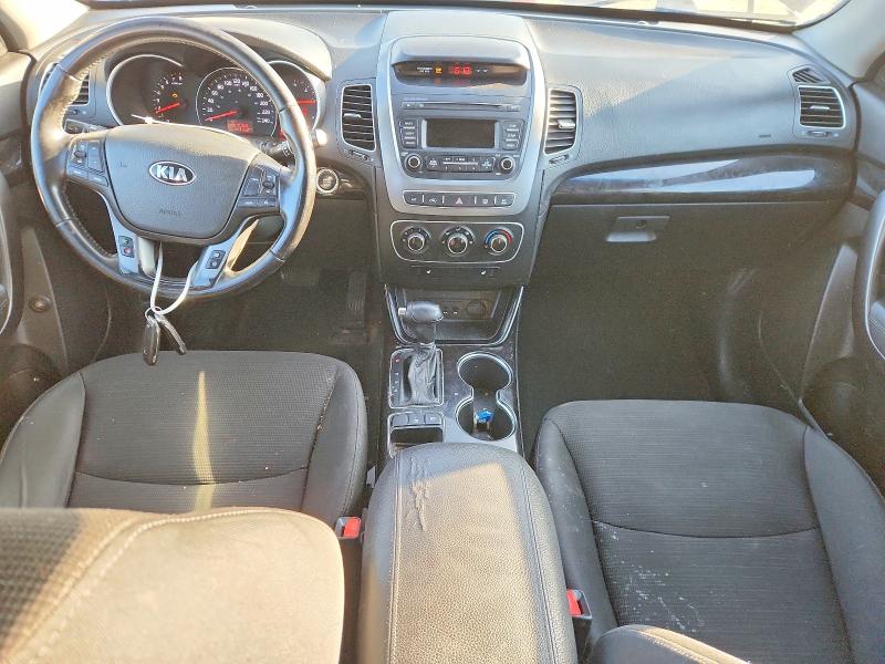 Photo 8 from auction – 2015 KIA SORENTO with VIN 5XYKTDA76FG614721