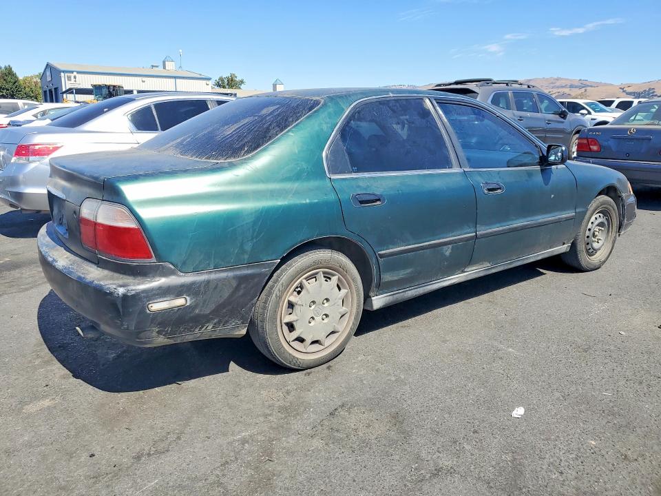 Photo 3 from auction – 1997 HONDA ACCORD with VIN 1HGCD563XVA052142