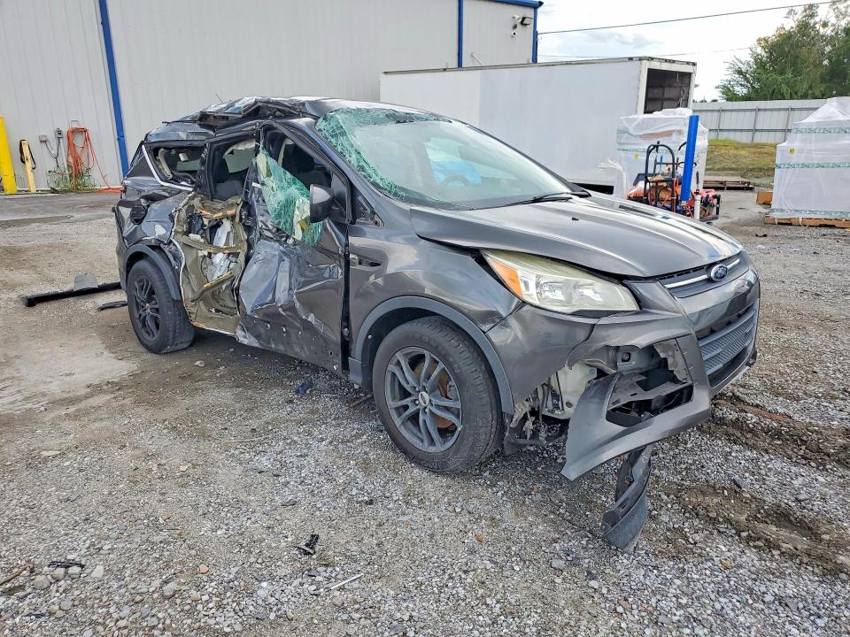 Photo 4 from auction – 2016 FORD ESCAPE with VIN 1FMCU0GX8GUB31065