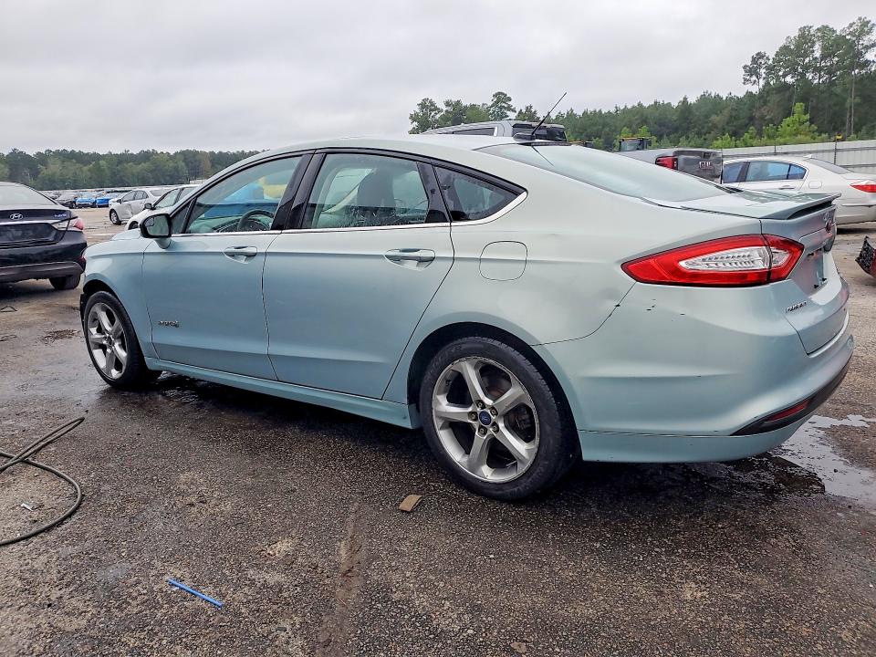 Photo 2 from auction – 2013 FORD FUSION with VIN 3FA6P0LUXDR321107