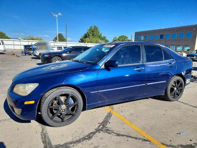 2004 LEXUS IS - Търг №68000536