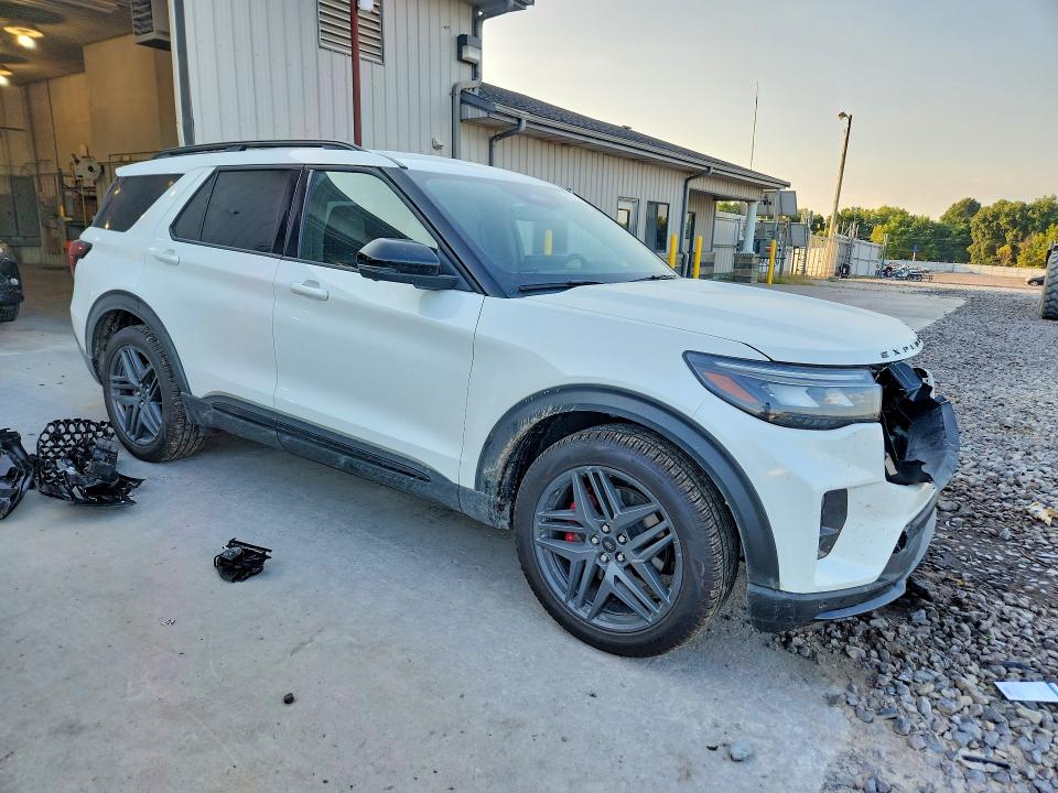 Photo 4 from auction – 2026 FORD EXPLORER with VIN 1FMWK8GC2TGB70581