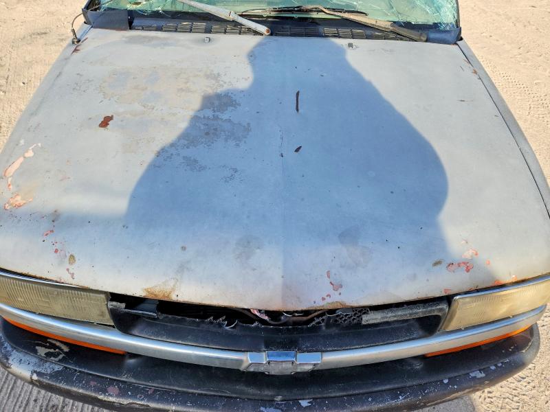 Снимка 11 от търг – 1998 CHEVROLET S TRUCK с VIN 1GCCS1443W8145599