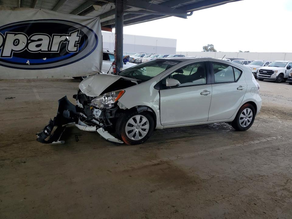 Photo 1 from auction – 2014 TOYOTA PRIUS C with VIN JTDKDTB33E1573904
