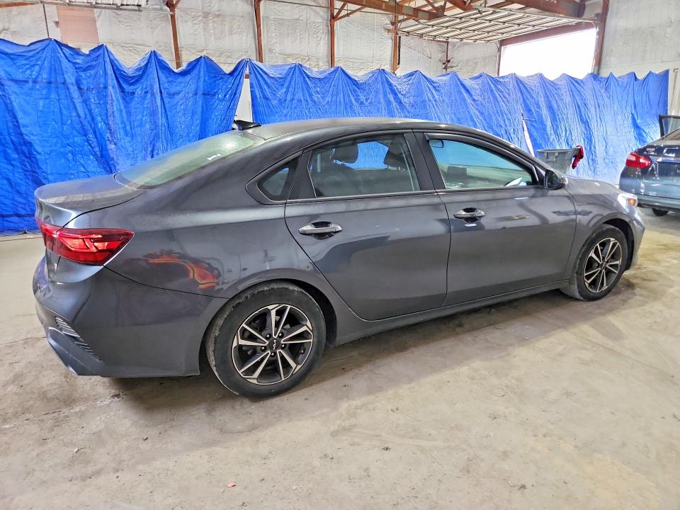 Фото 3 с аукциона – 2023 KIA FORTE с VIN 3KPF24AD5PE607414