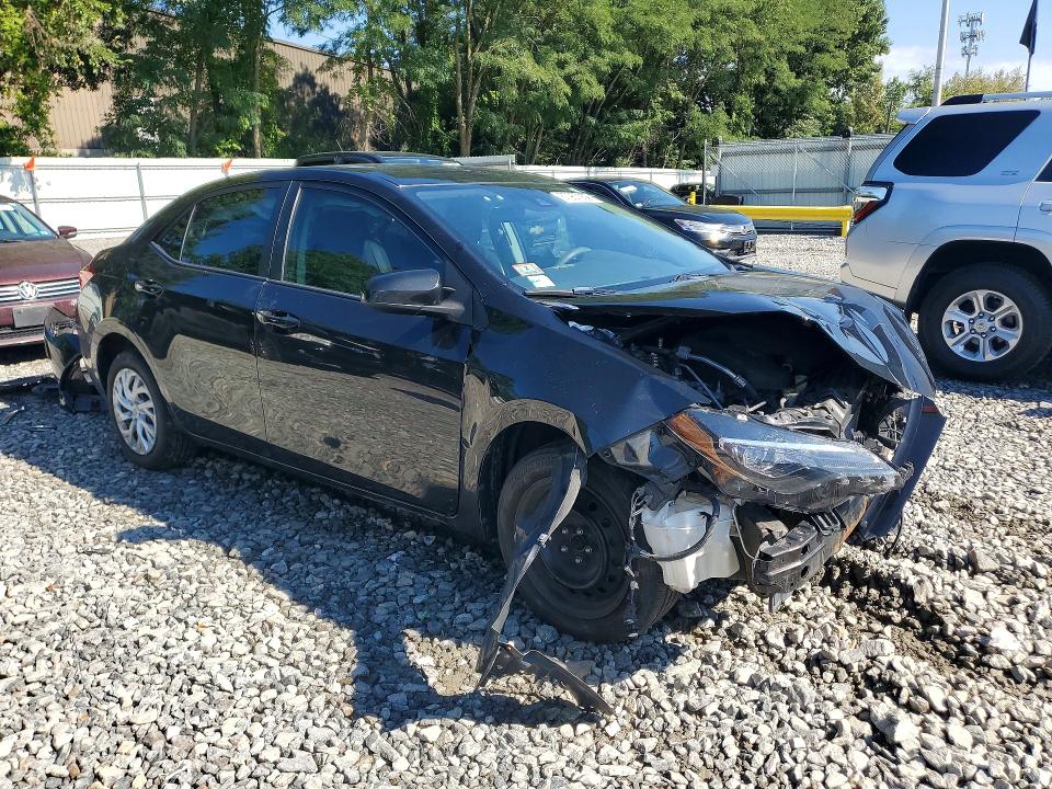 Снимка 4 от търг – 2017 TOYOTA COROLLA с VIN 5YFBURHE2HP603356