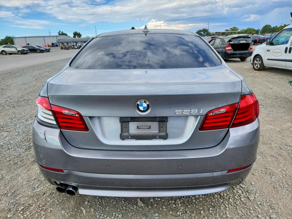 Photo 6 from auction – 2012 BMW 528 with VIN WBAXG5C59CDX04125