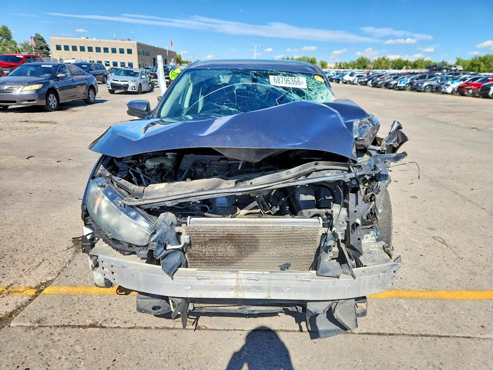 Снимка 5 от търг – 2016 HONDA CIVIC с VIN 19XFC2F72GE078587