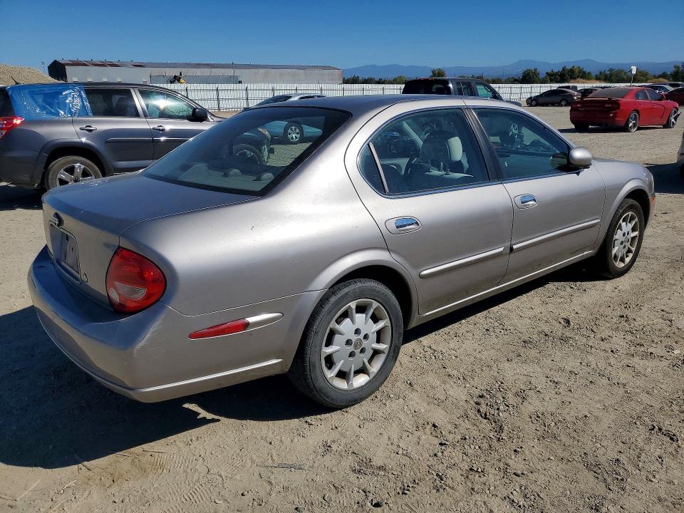 Photo 3 from auction – 2000 NISSAN MAXIMA with VIN JN1CA31D5YT751251