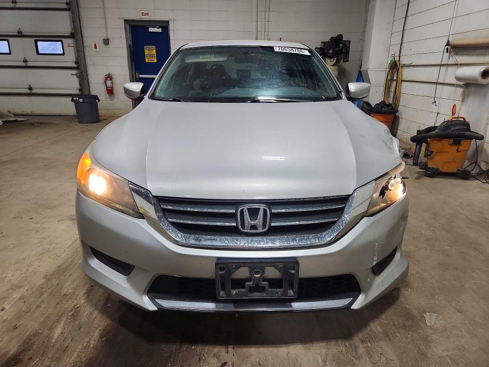 Photo 5 from auction – 2014 HONDA ACCORD with VIN 1HGCR2F33EA291046