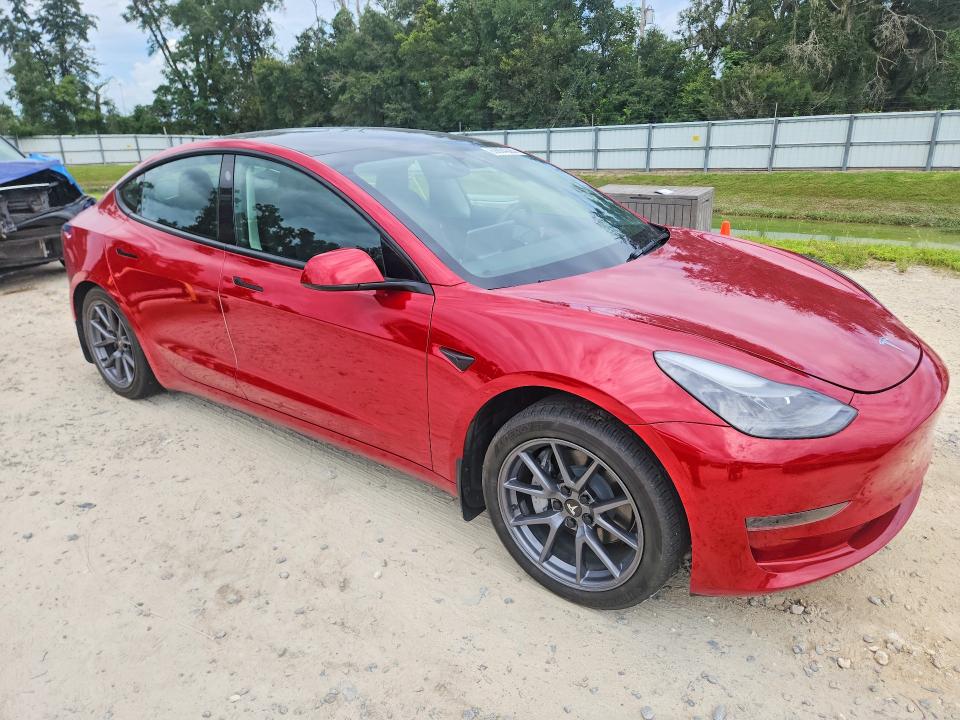 Foto 4 de la subasta – 2023 TESLA MODEL 3 con VIN 5YJ3E1EA4PF546298