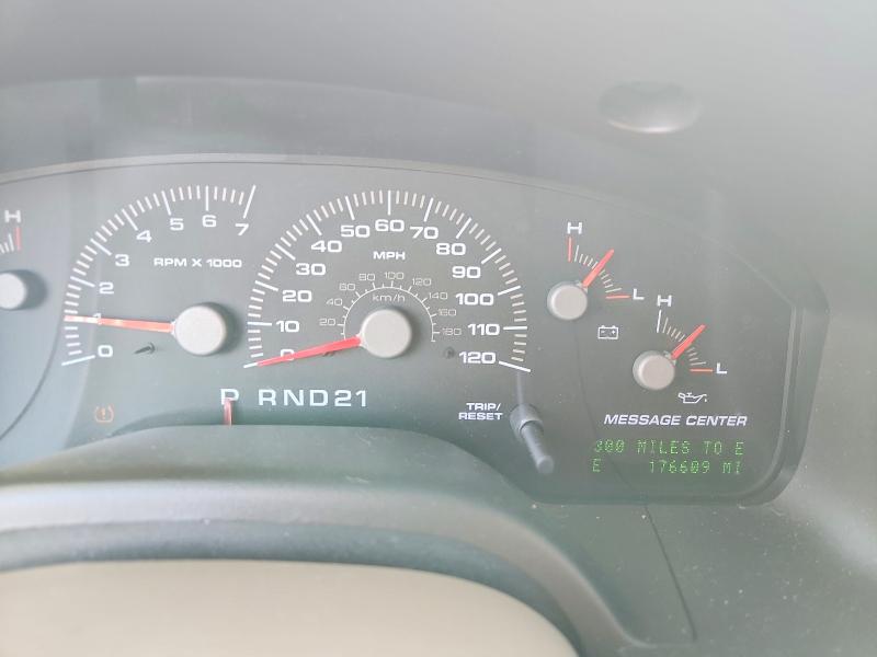 Photo 9 from auction – 2004 FORD EXPEDITION with VIN 1FMEU17W54LA16074