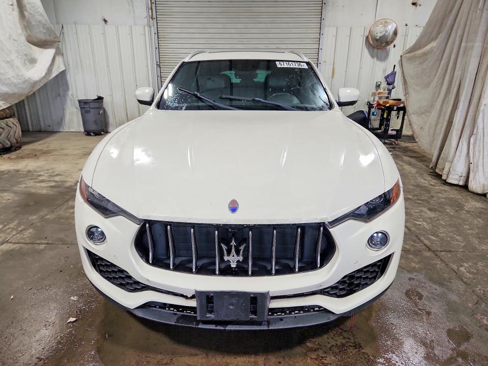 Photo 5 from auction – 2017 MASERATI LEVANTE with VIN ZN661YUA0HX262918