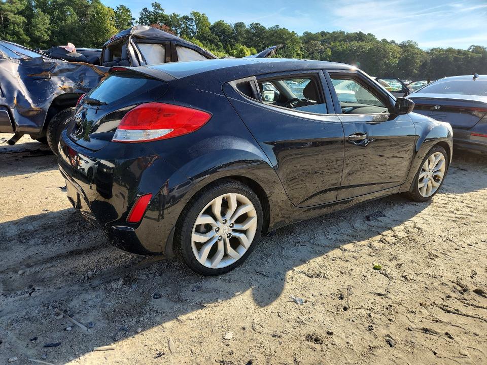 Photo 3 from auction – 2013 HYUNDAI VELOSTER with VIN KMHTC6AD9DU131821