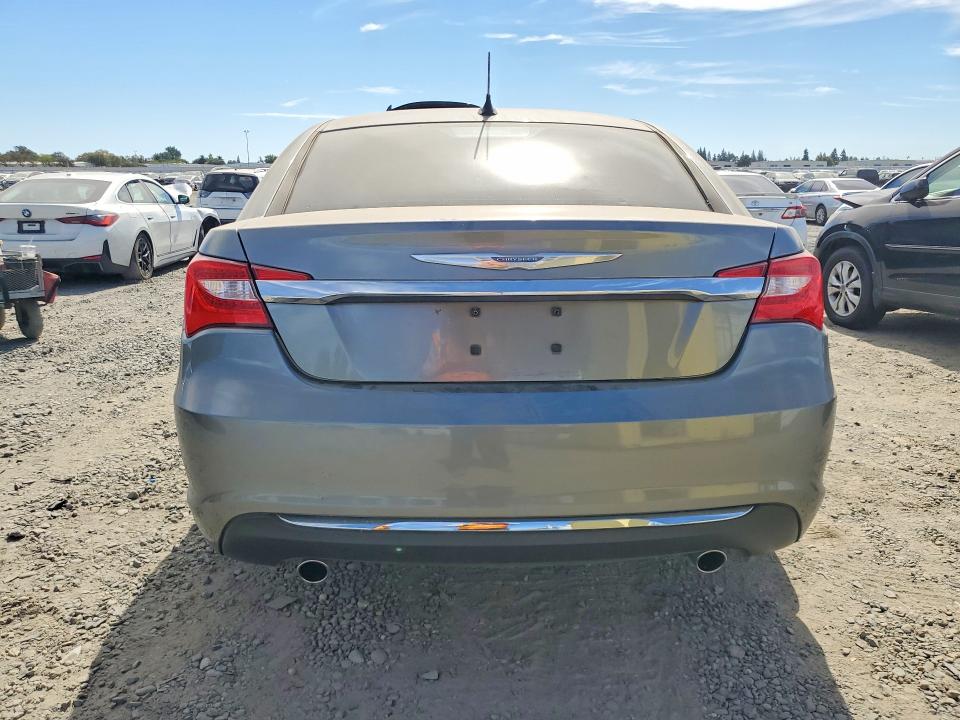 Photo 6 from auction – 2012 CHRYSLER 200 with VIN 1C3CCBBG2CN277268