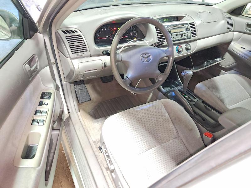 Снимка 8 от търг – 2004 TOYOTA CAMRY с VIN 4T1BE32K44U937339