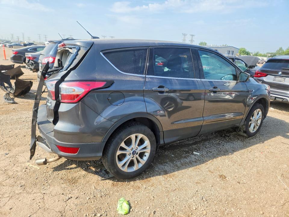 Photo 3 from auction – 2017 FORD ESCAPE with VIN 1FMCU0GD5HUE17236