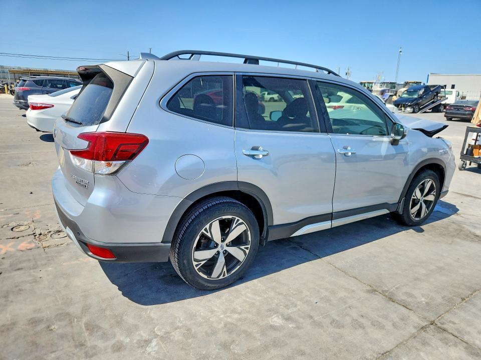 Photo 3 from auction – 2019 SUBARU FORESTER with VIN JF2SKAWC0KH445578