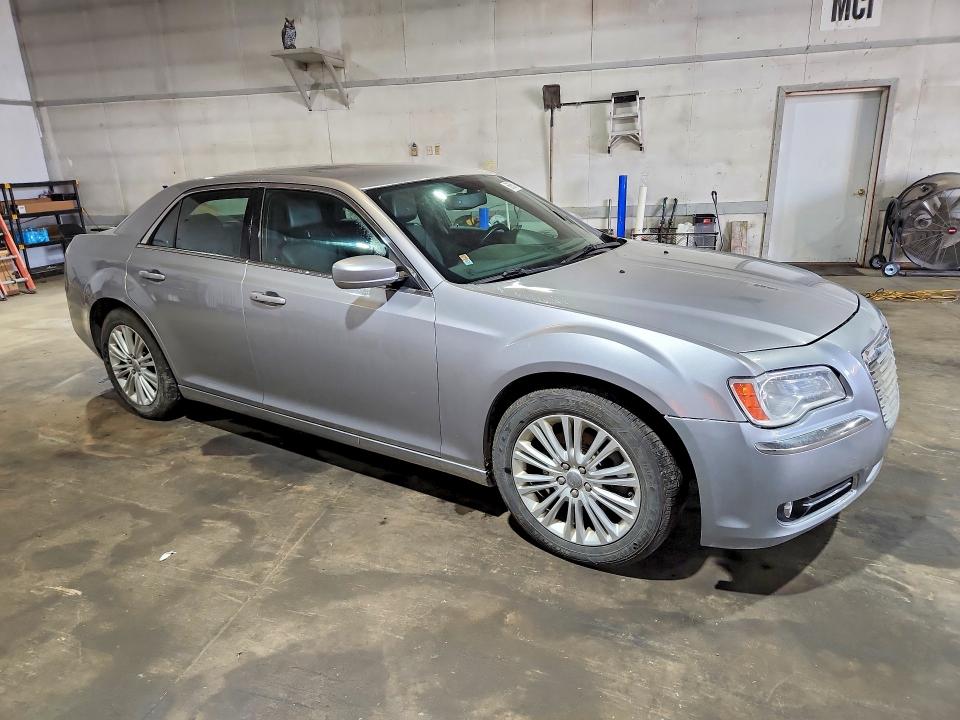 Photo 4 from auction – 2014 CHRYSLER 300 with VIN 2C3CCARG2EH384929