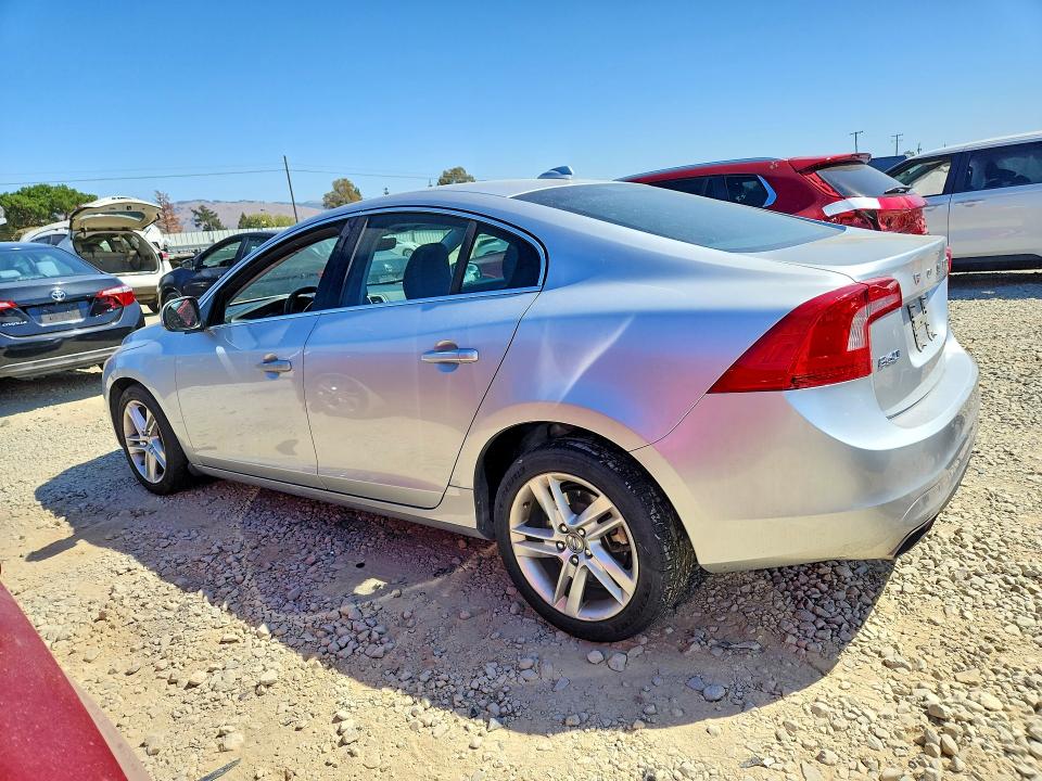 Photo 2 from auction – 2015 VOLVO S60 with VIN YV126MFK9F1347721