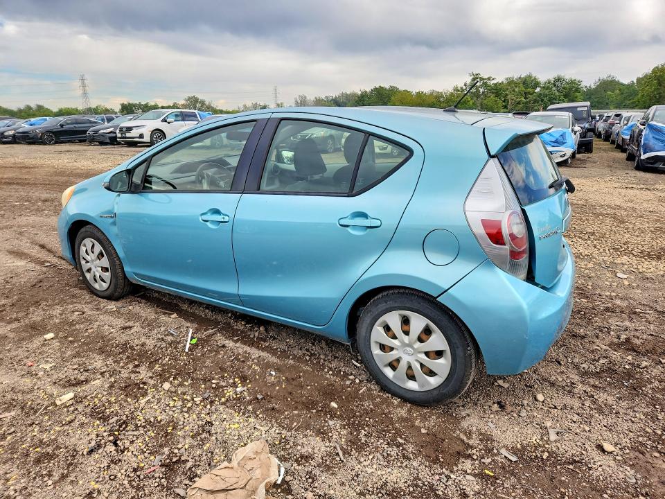 Zdjęcie 2 z aukcji – 2013 TOYOTA PRIUS C z VIN JTDKDTB32D1047374
