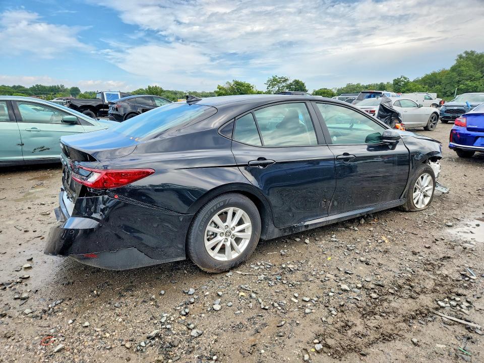 Photo 3 from auction – 2026 TOYOTA CAMRY with VIN 4T1DAACK4TU213575