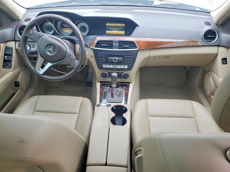 Снимка 8 от търг – 2012 MERCEDES-BENZ C с VIN WDDGF8BB1CR228010