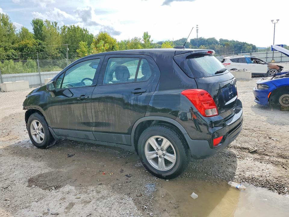 Photo 2 from auction – 2020 CHEVROLET TRAX with VIN 3GNCJKSB4LL120693