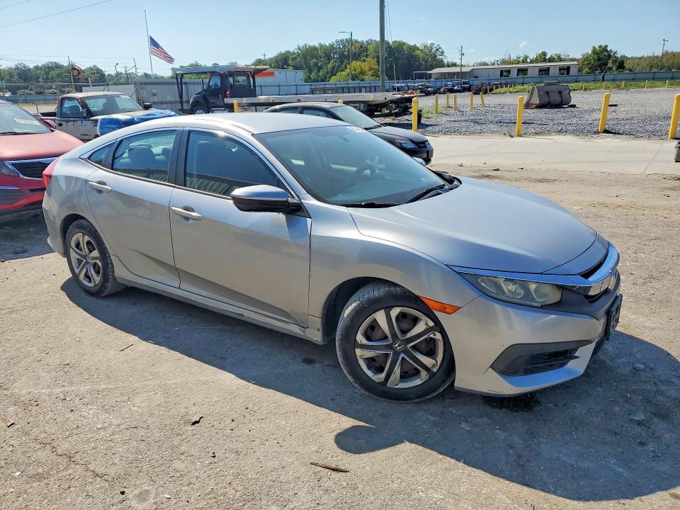 Photo 4 from auction – 2016 HONDA CIVIC with VIN 2HGFC2F55GH503515