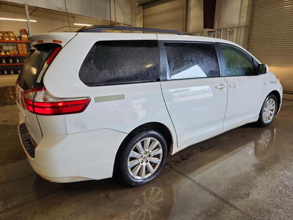 Photo 3 from auction – 2017 TOYOTA SIENNA with VIN 5TDJZ3DC1HS172627