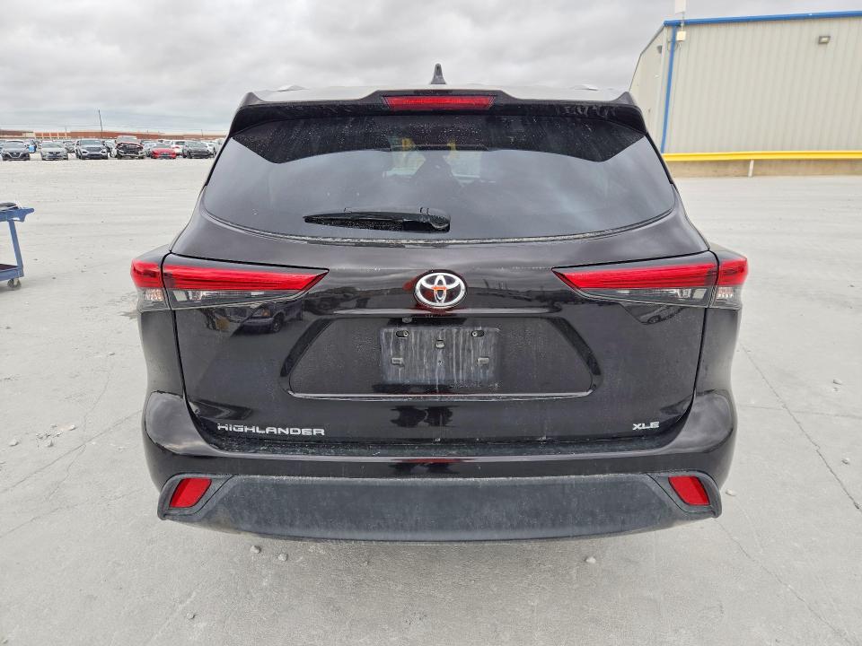 Снимка 6 от търг – 2022 TOYOTA HIGHLANDER с VIN 5TDGZRAH0NS106112