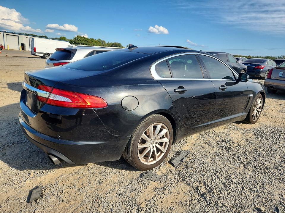 Zdjęcie 3 z aukcji – 2013 JAGUAR XF z VIN SAJWA0ES3DPS82909