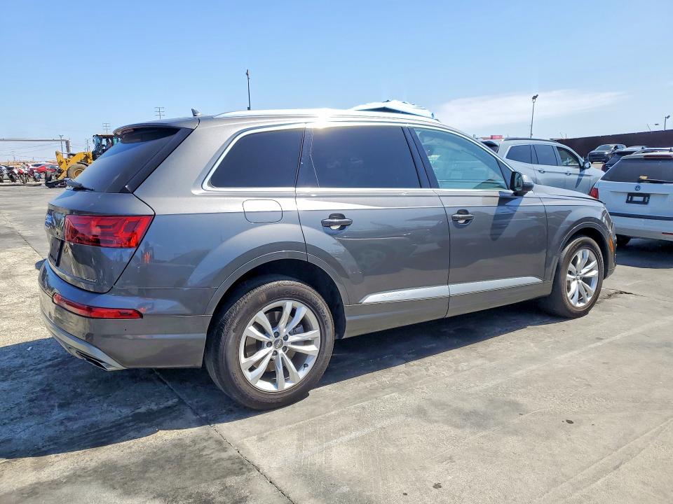 Снимка 3 от търг – 2019 AUDI Q7 с VIN WA1AAAF72KD037066