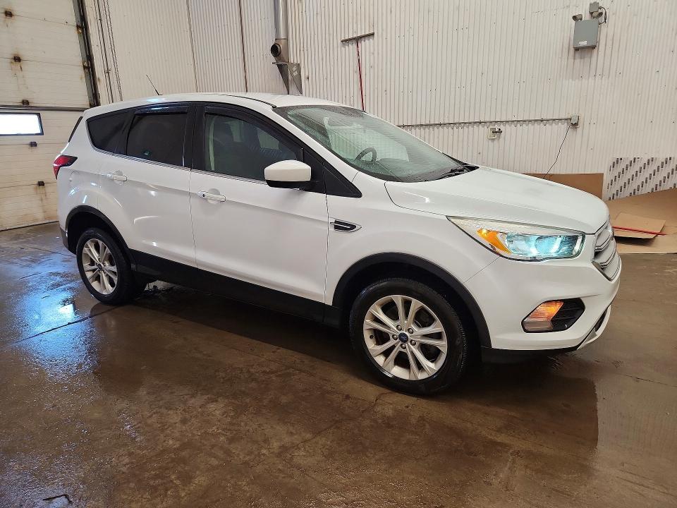 صورة رقم 4 من المزاد - 2019 FORD ESCAPE مع VIN 1FMCU9GD6KUB39684