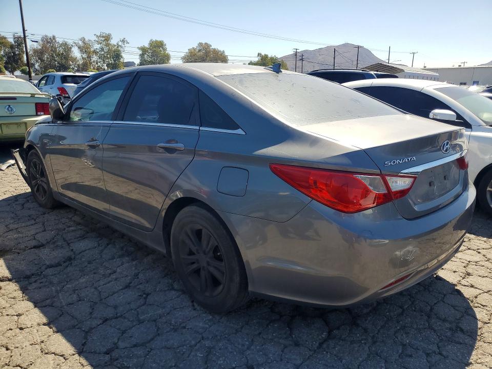 Photo 2 from auction – 2013 HYUNDAI SONATA with VIN 5NPEB4AC9DH530413