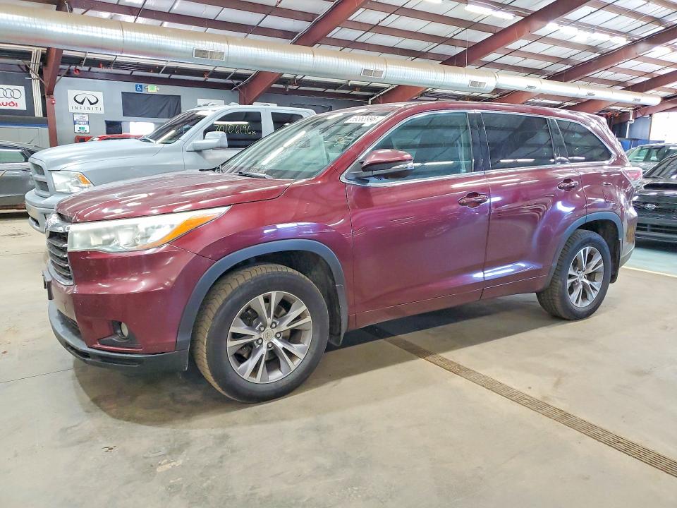 Снимка 1 от търг – 2015 TOYOTA HIGHLANDER с VIN 5TDBKRFH8FS194321