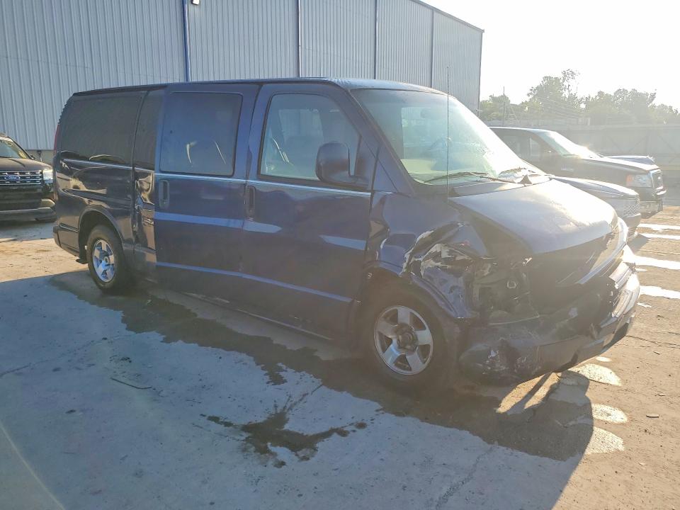 Photo 4 from auction – 2002 CHEVROLET EXPRESS G1500 with VIN 1GNFG65R121148453