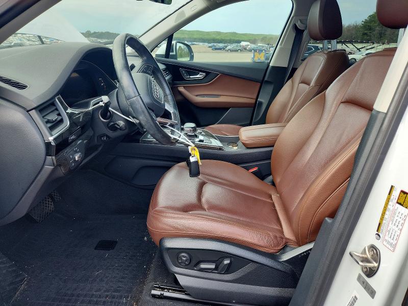 Снимка 7 от търг – 2019 AUDI Q7 с VIN WA1LAAF71KD001409