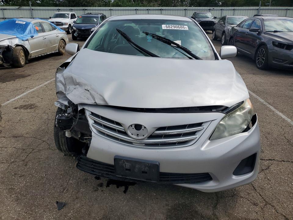 Photo 5 from auction – 2013 TOYOTA COROLLA with VIN 2T1BU4EE3DC919477