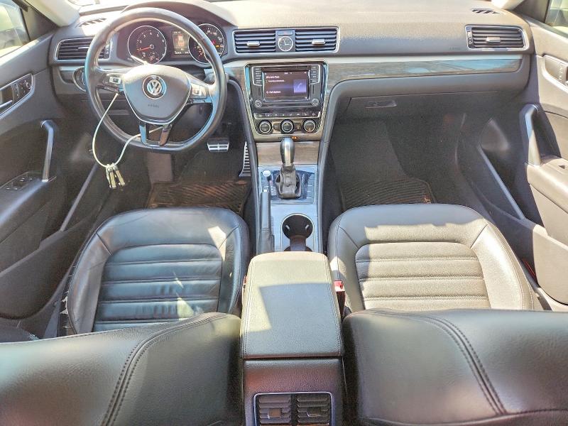 Снимка 8 от търг – 2017 VOLKSWAGEN PASSAT с VIN 1VWCT7A3XHC080100