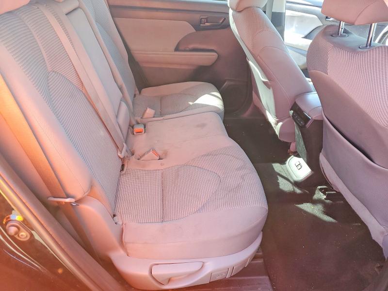 Photo 11 from auction – 2022 TOYOTA HIGHLANDER with VIN 5TDBZRBH5NS180215