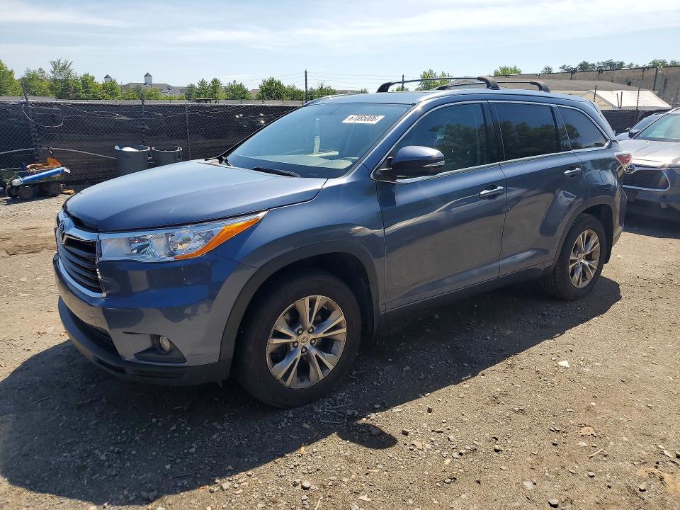 TOYOTA HIGHLANDER 2015 with VIN 5TDJKRFH2FS214655 - Photo from auction