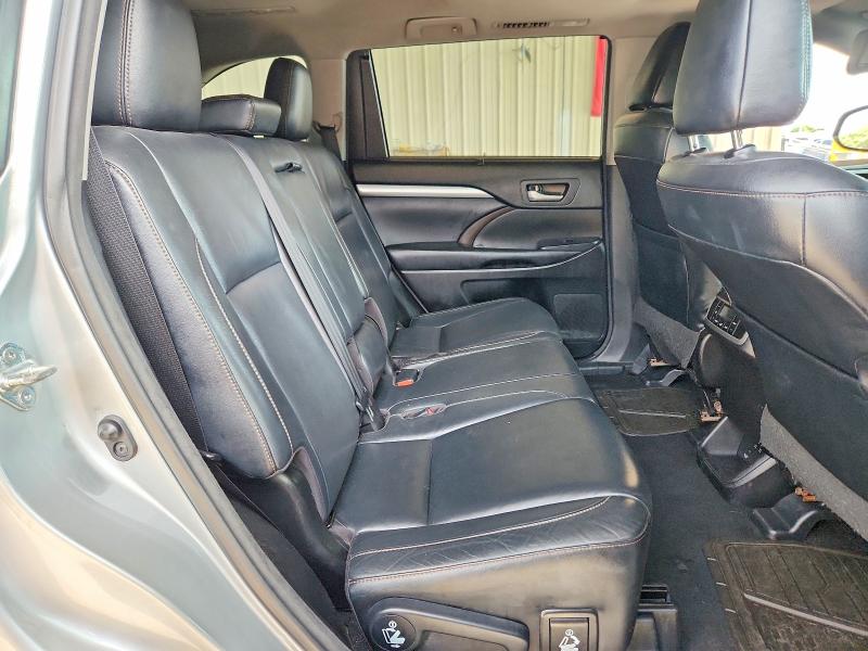 Zdjęcie 11 z aukcji – 2017 TOYOTA HIGHLANDER z VIN 5TDKZRFH8HS516910